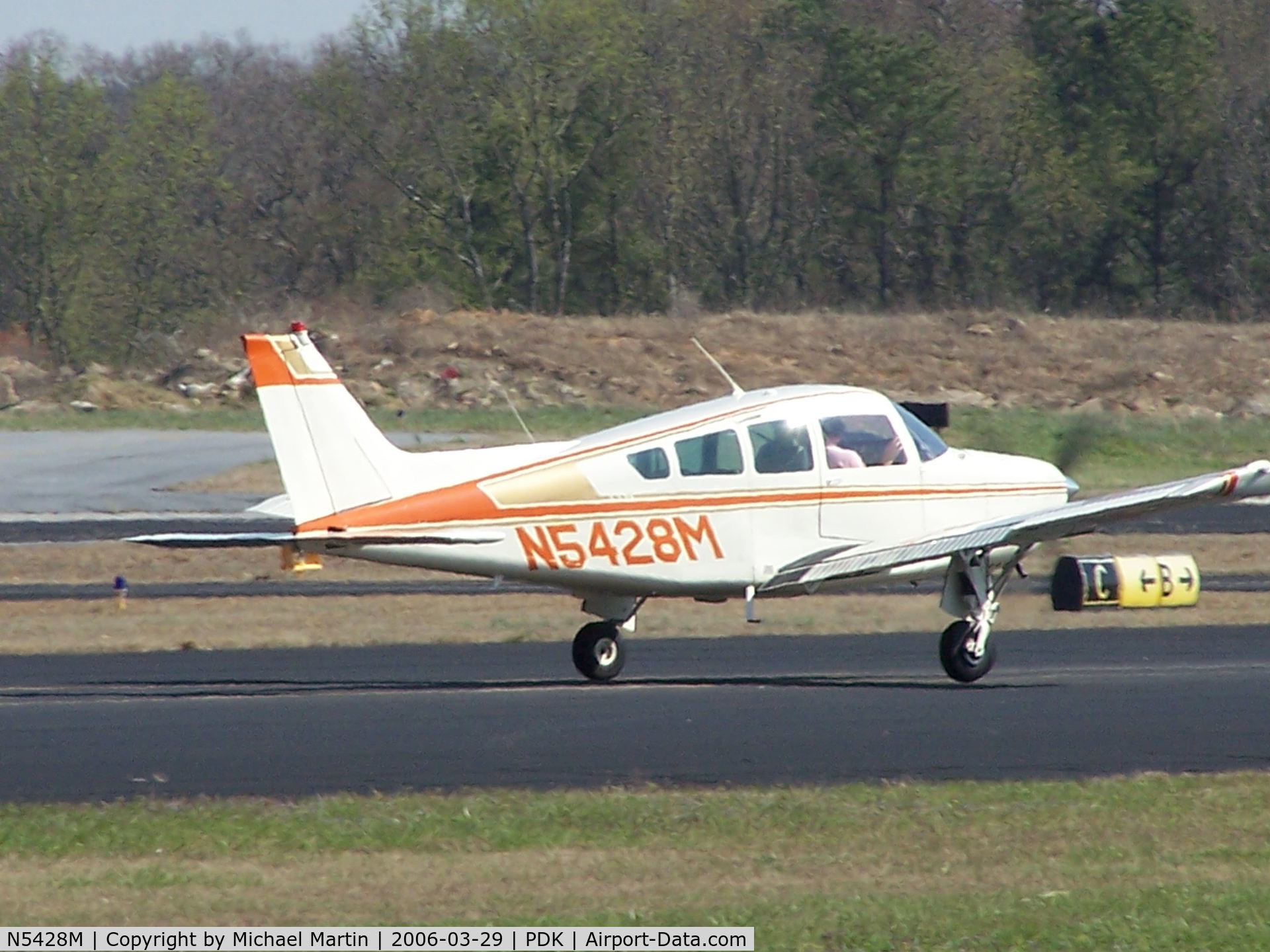 N5428M, 1978 Beech C24R C/N MC-574, Takeoff from 20R