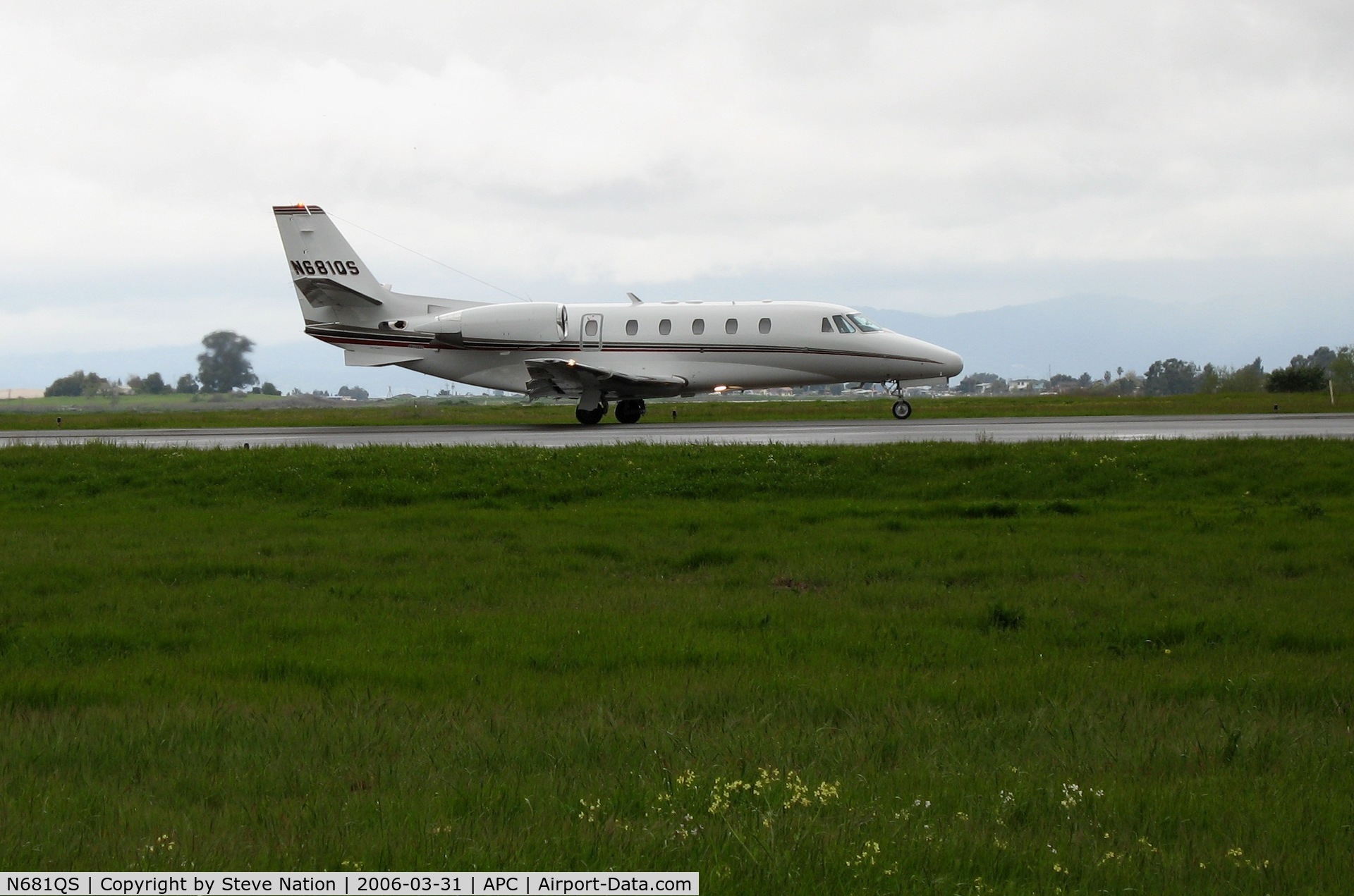 N681QS, 2001 Cessna 560XL Citation Excel C/N 560-5181, Leaving empty @ Napa County Airport, CA