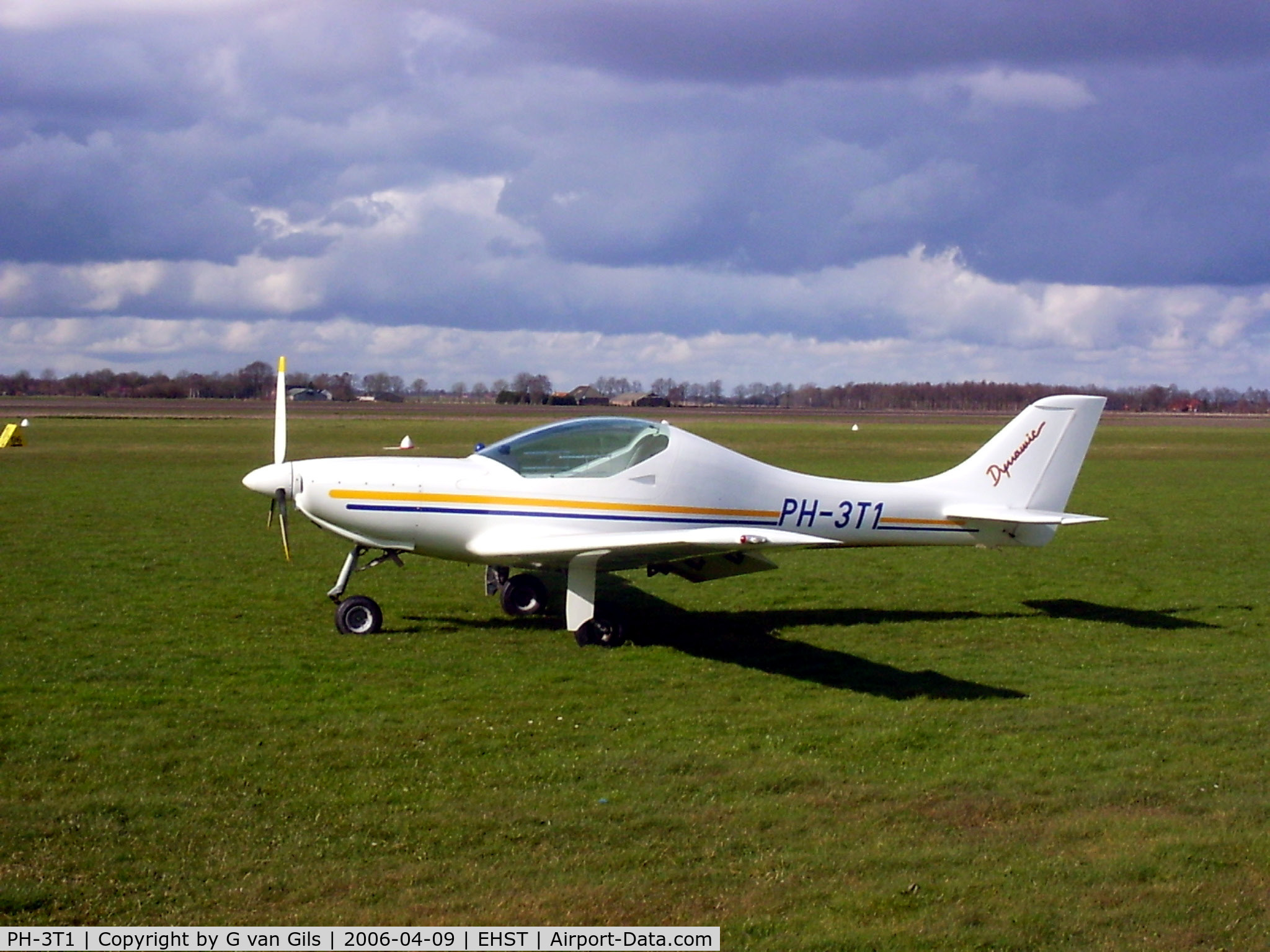 PH-3T1, 2003 Aerospool WT-9 Dynamic C/N DY028/2003, PH-3T1 aircraft based at Vereniging van Ultralichte Vliegtuigen Westerwolde. Stadskanaal Netherlands