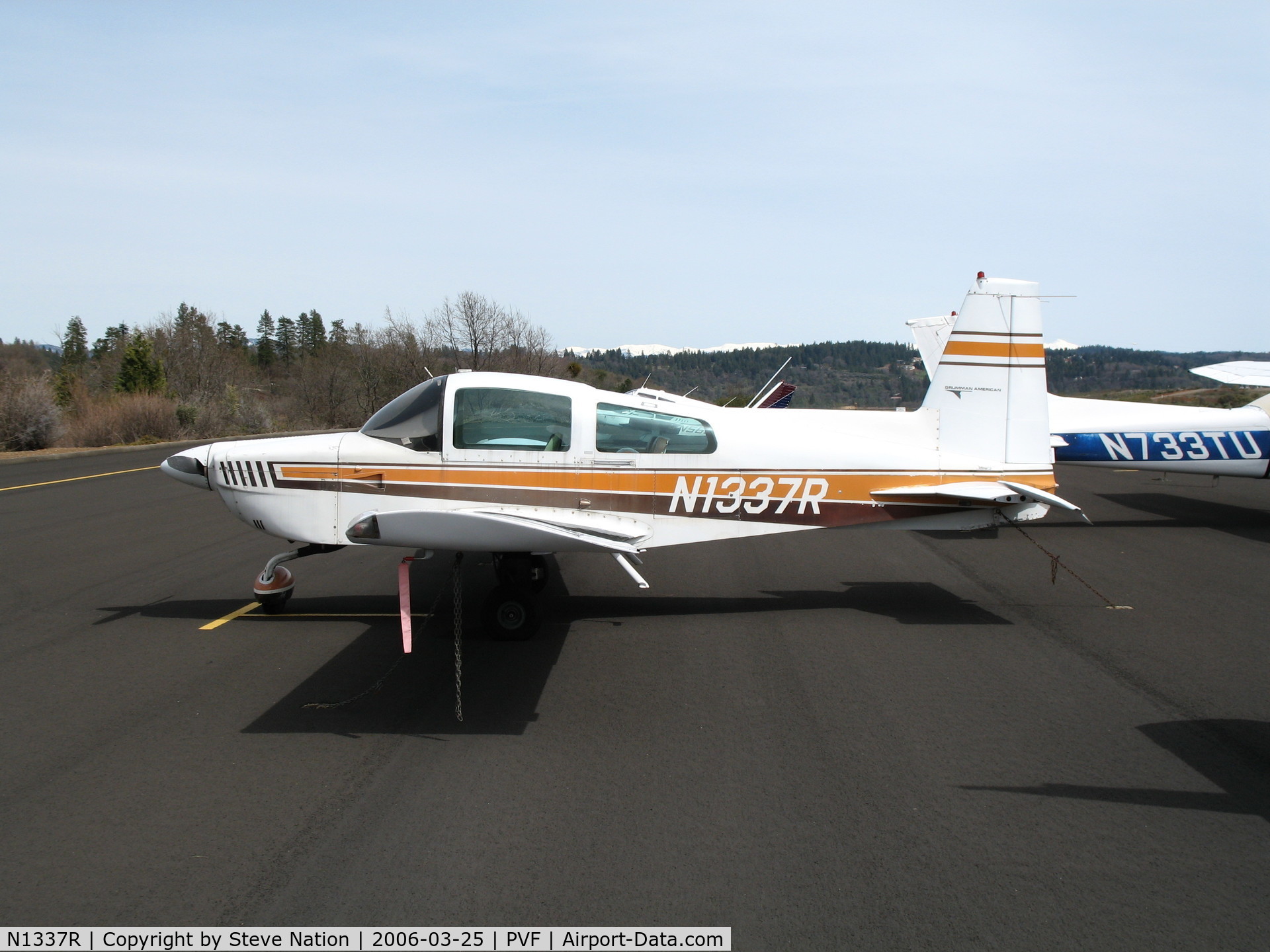 N1337R, 1975 Grumman American AA-5 Traveler C/N AA5-0737, 1975 Grumman American AA-5 Tiger @ sunny and cool Placerville Airport, CA