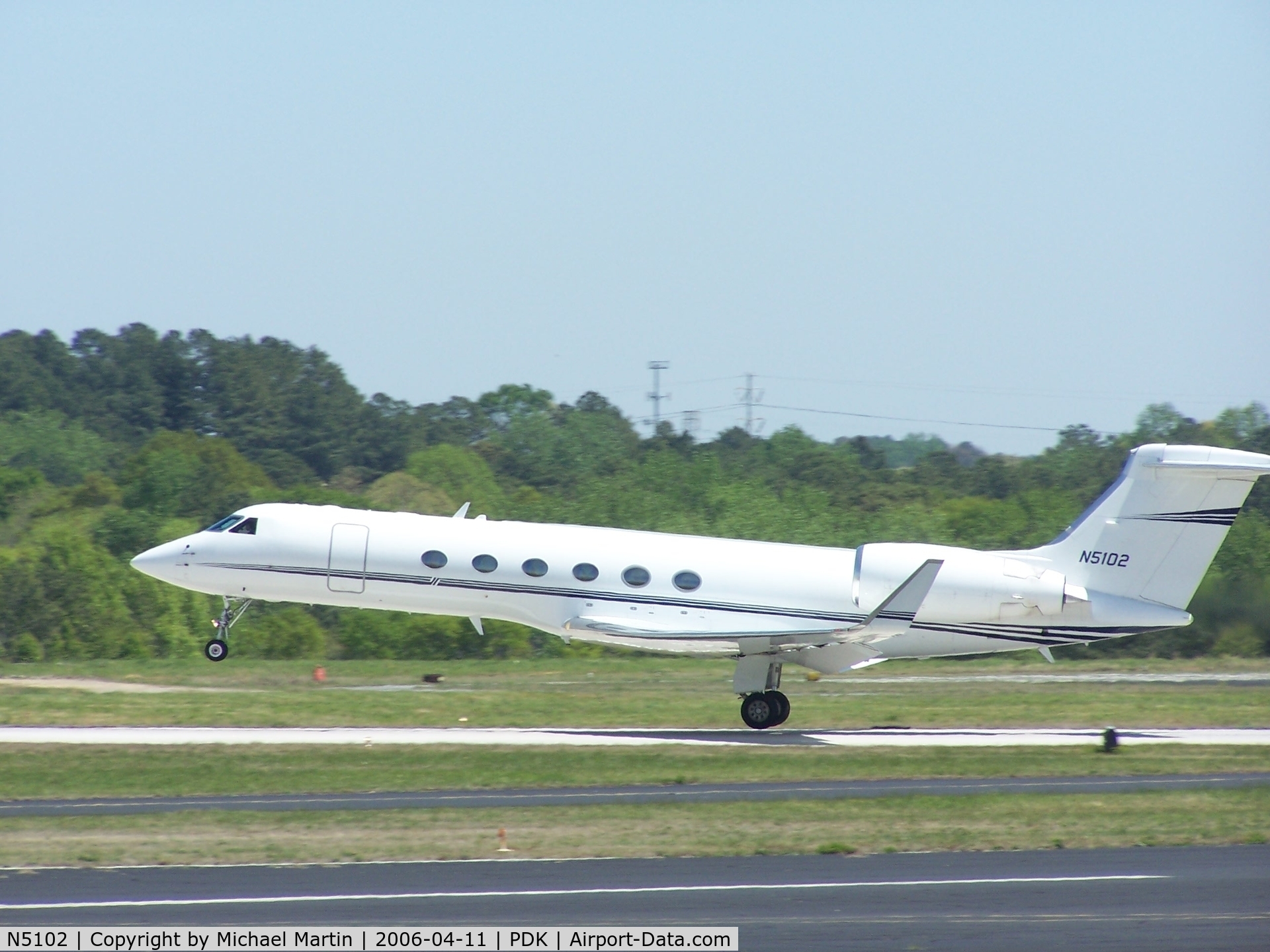 N5102, 1998 Gulfstream Aerospace G-V C/N 551, Departing PDK for destinations unknown!