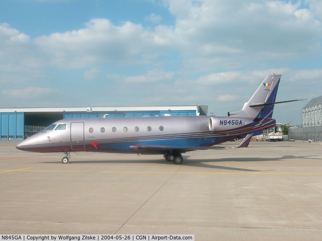 N845GA, 2010 Gulfstream Aerospace GV-SP (G550) C/N 5245, visitor