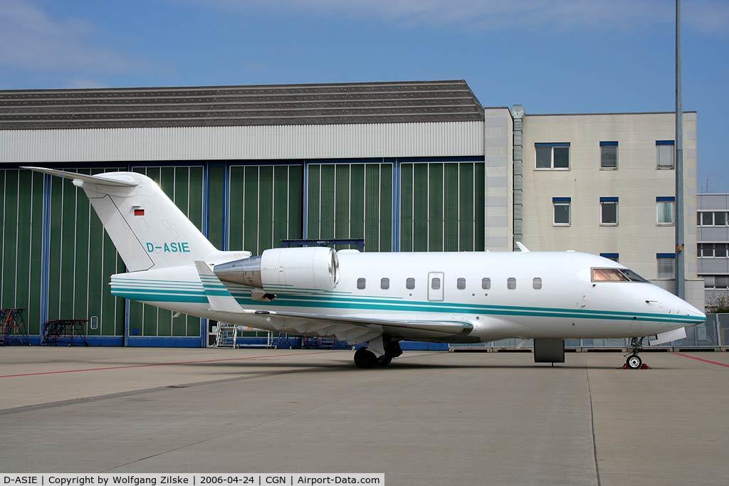 D-ASIE, 2000 Bombardier Challenger 604 (CL-600-2B16) C/N 5475, visitor
