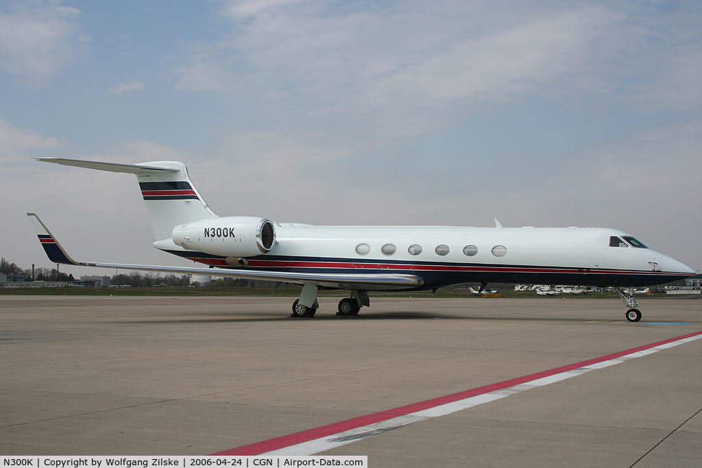N300K, 1999 Gulfstream Aerospace G-V C/N 587, visitor