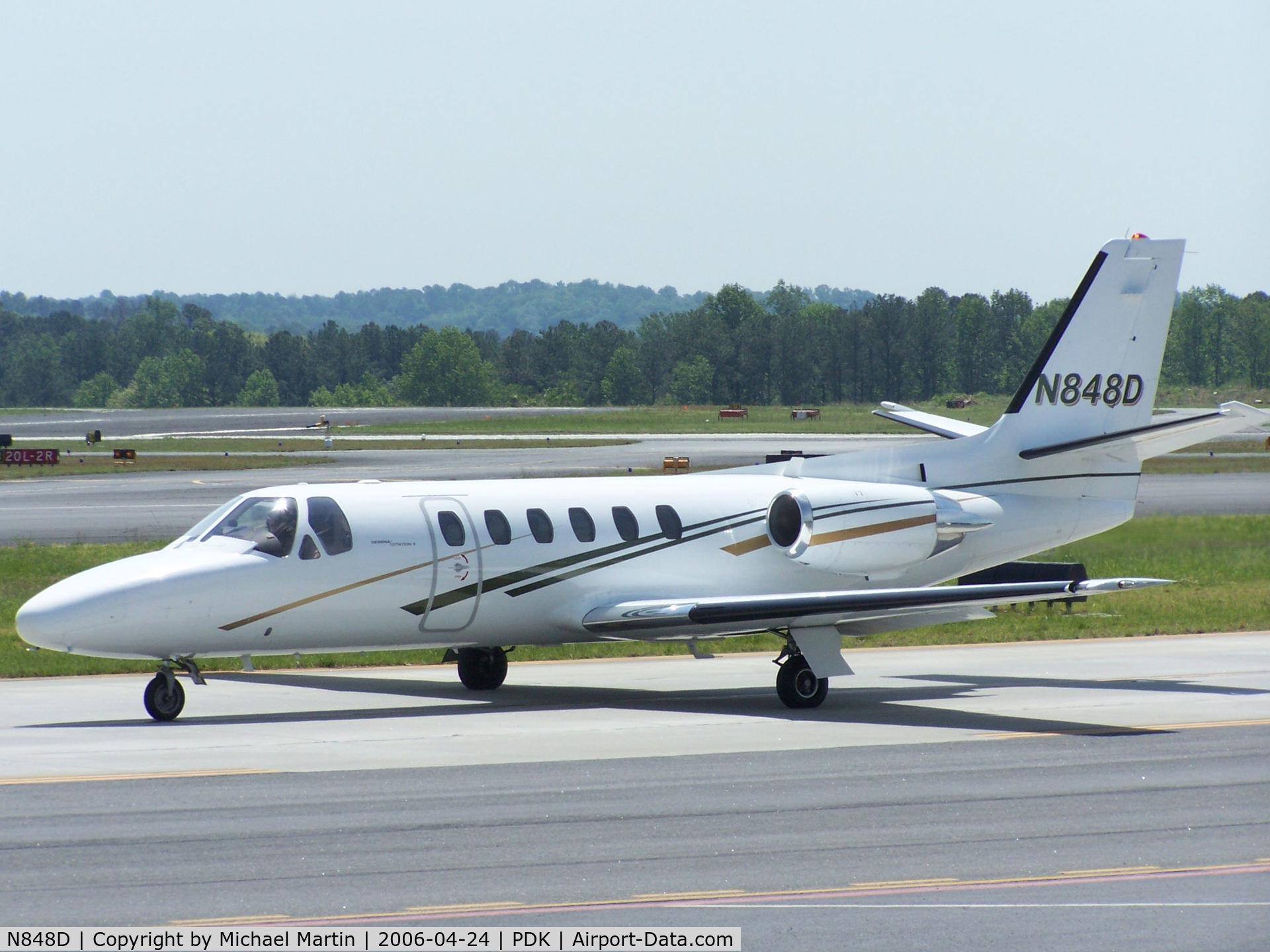 N848D, 1978 Cessna 550 Citation II C/N 550-0039, Taxing to Epps Air Service
