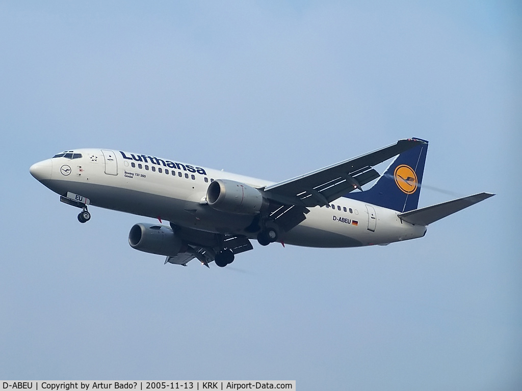 D-ABEU, 1995 Boeing 737-330 C/N 27904, Lufthansa - landing on rwy 25