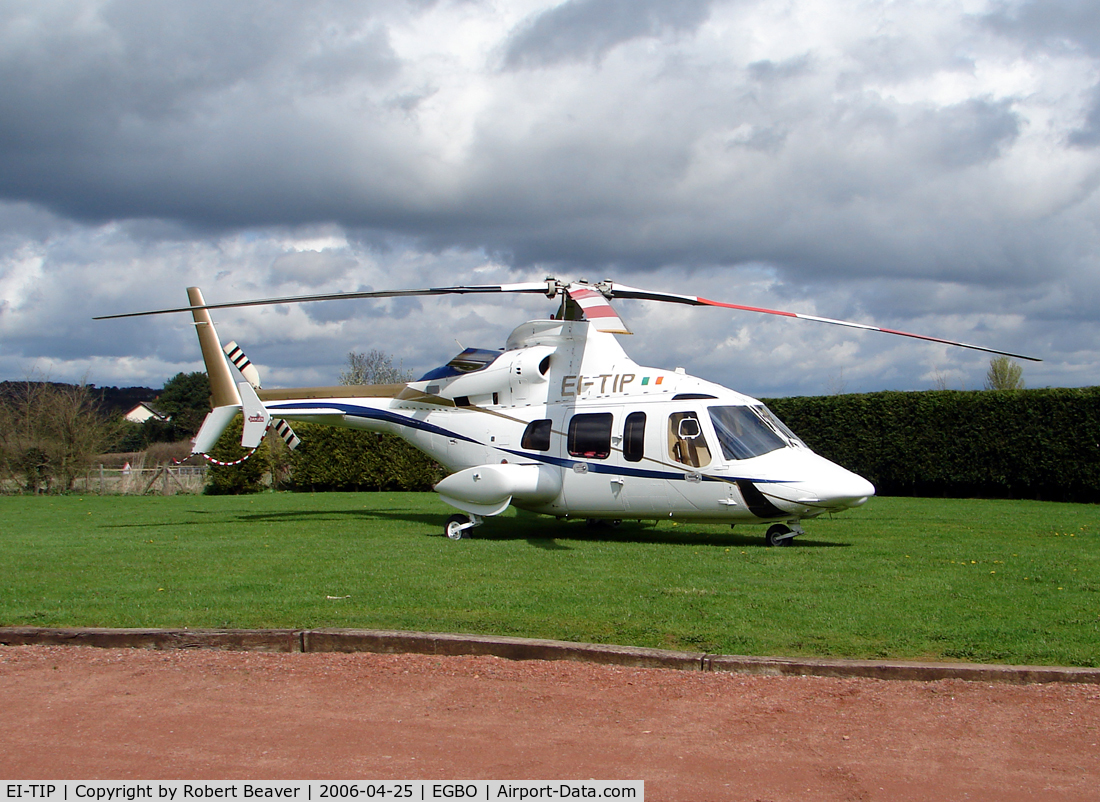 EI-TIP, 2000 Bell 430 C/N 49074, Bell 430  In the grounds of a restaurant on the perimeter of Halfpenny Green