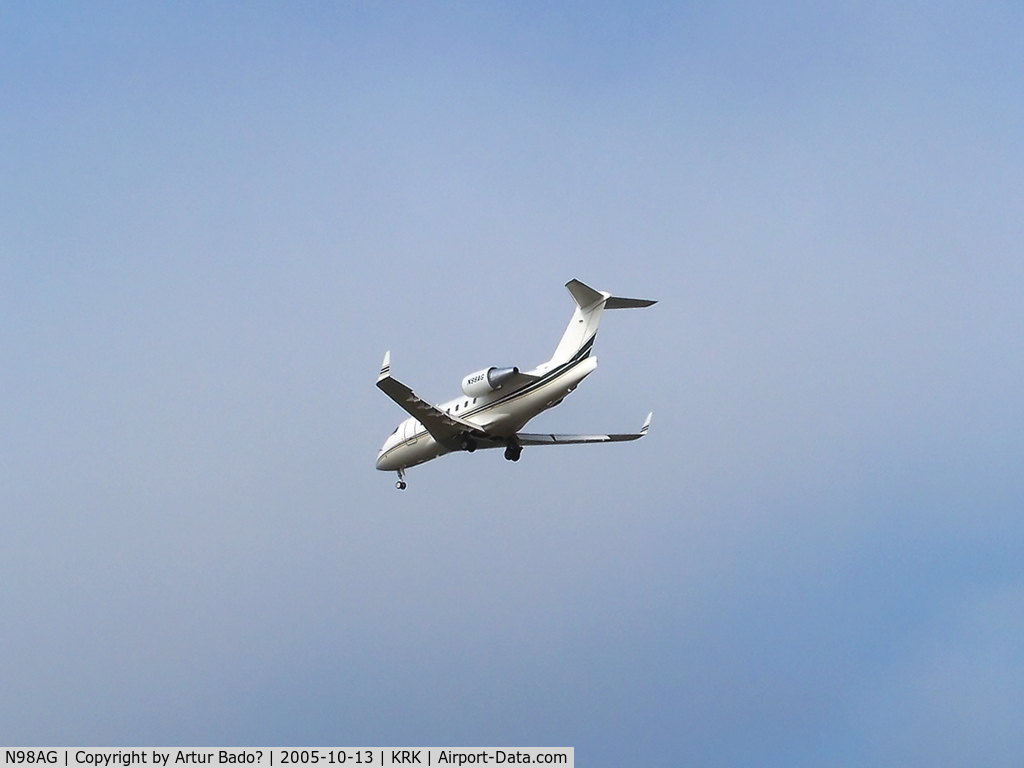 N98AG, 1999 Bombardier Challenger 604 (CL-600-2B16) C/N 5402, landing on rwy 25