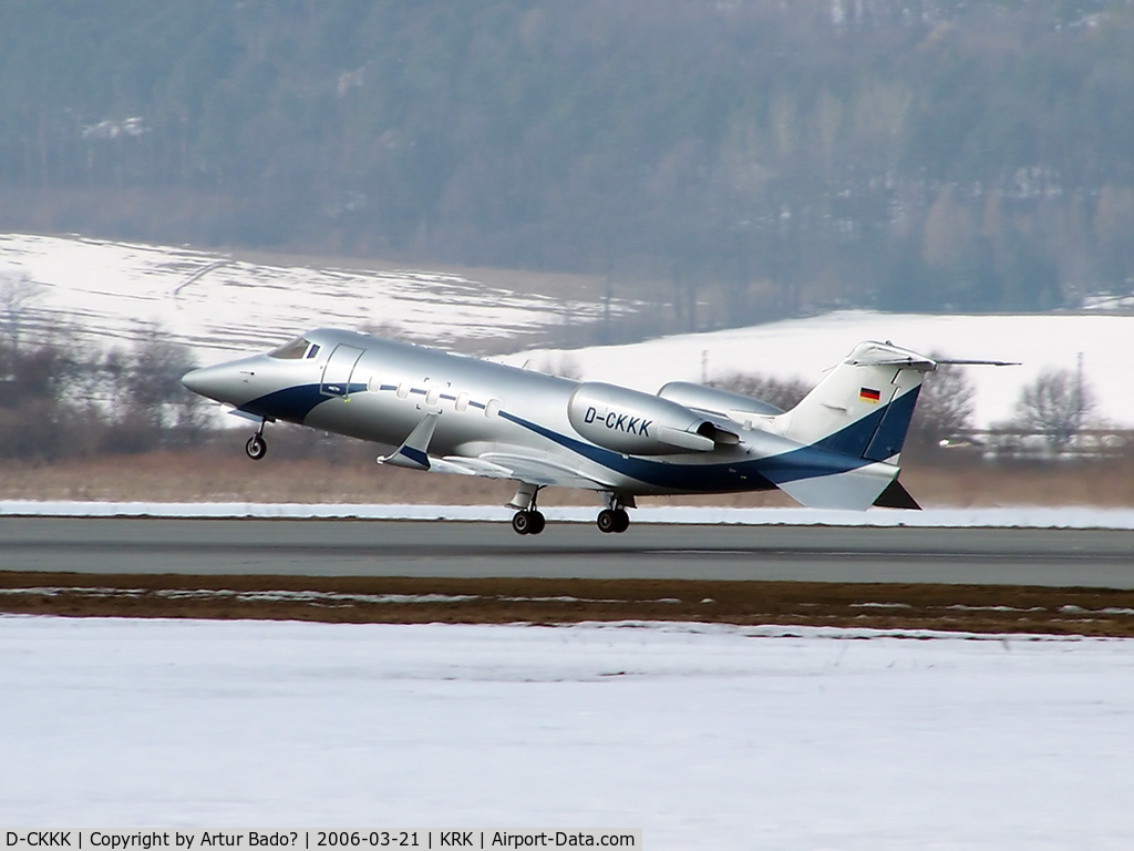 D-CKKK, 1998 Learjet 60 C/N 60-144, departure from rwy 25