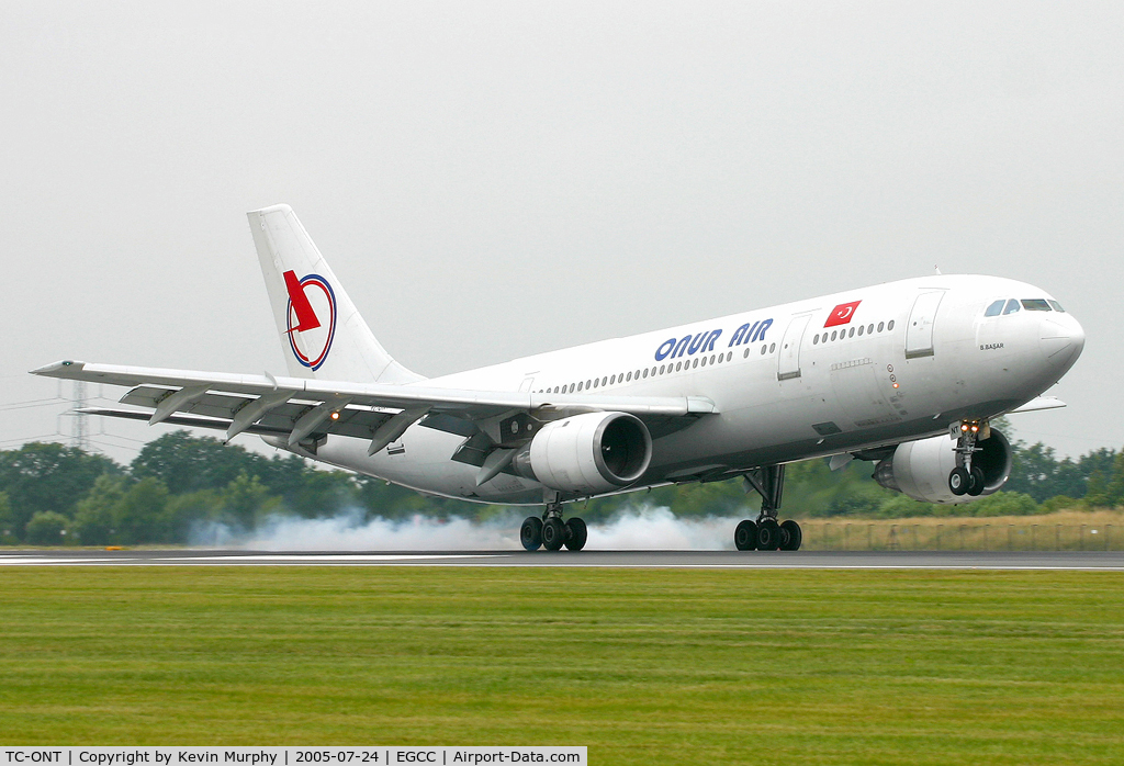 TC-ONT, 1981 Airbus A300B4-203 C/N 138, Heavy touchdown for this old A.300