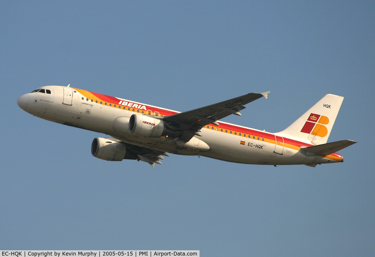 EC-HQK, 2001 Airbus A320-214 C/N 1454, Gliding away from Palma, Mallorca.