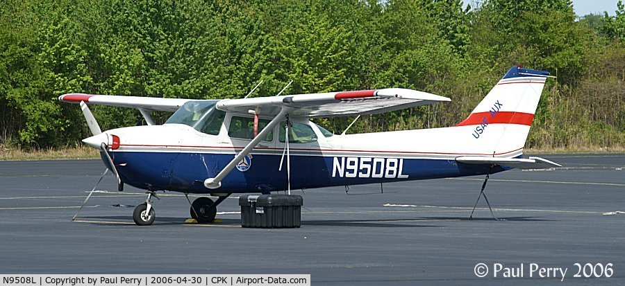 N9508L, 1986 Cessna 172P C/N 17276567, A much better view of this bird, without the pesky fences