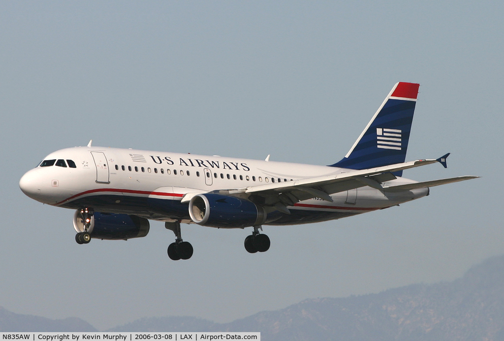 N835AW, 2005 Airbus A319-132 C/N 2458, Drifting into Los Angeles.