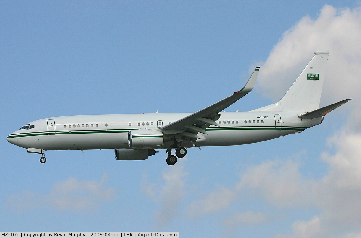 HZ-102, 2001 Boeing 737-8DP(BBJ2)W C/N 32451, Saudi Royal flight on short finals to 27R.