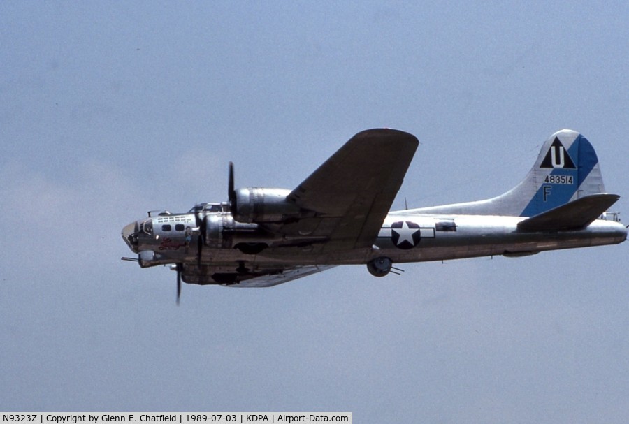 N9323Z, 1944 Boeing B-17G-85-DL Flying Fortress C/N 32155, The fly by