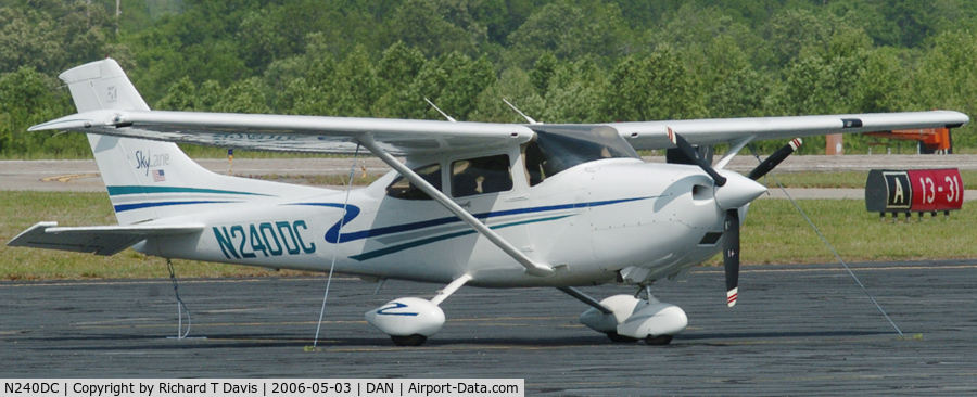 N240DC, 2002 Cessna 182T Skylane C/N 18281099, 2002 Cessna SkyLane 182T at Danville Va.