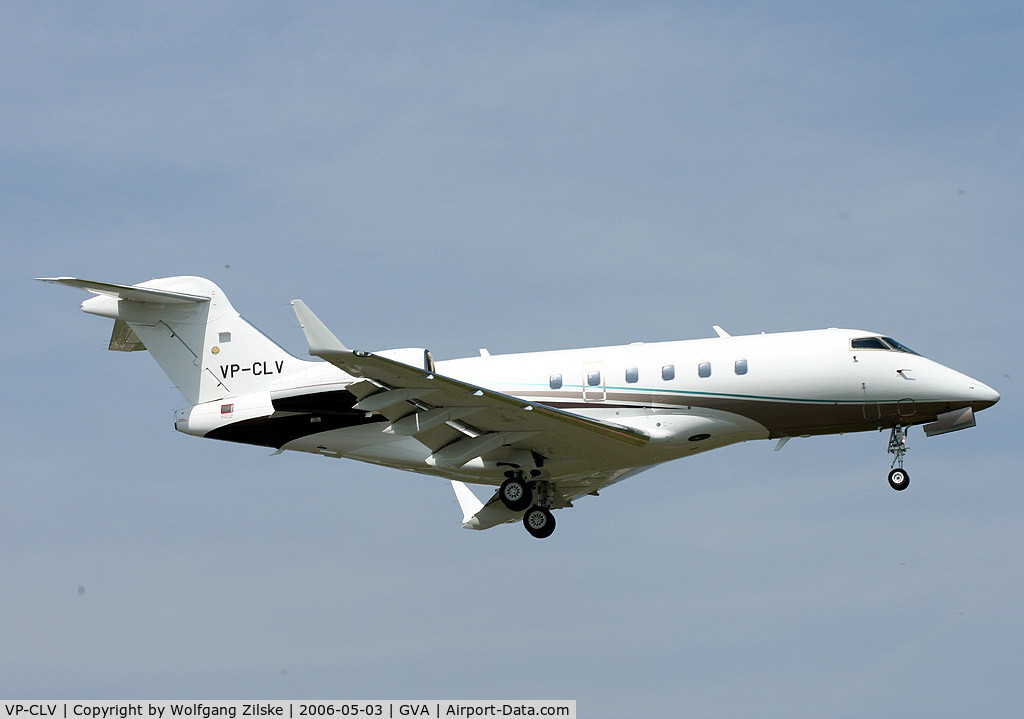 VP-CLV, 2005 Bombardier Challenger 300 (BD-100-1A10) C/N 20041, visitor