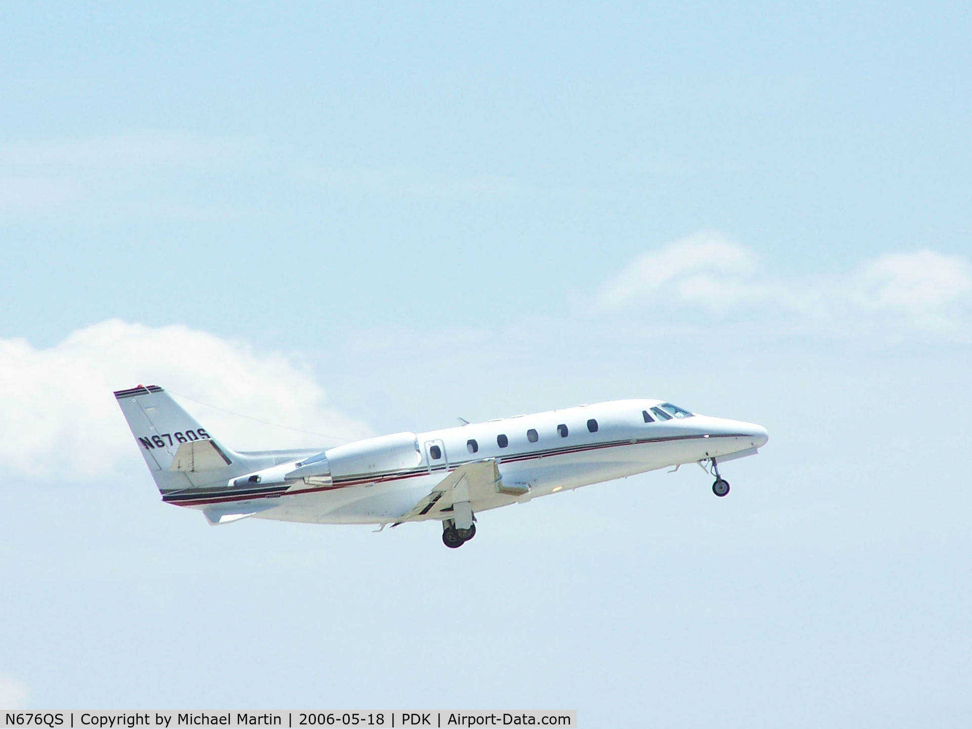 N676QS, 2001 Cessna 560XL Citation Excel C/N 560-5176, Departing 20L