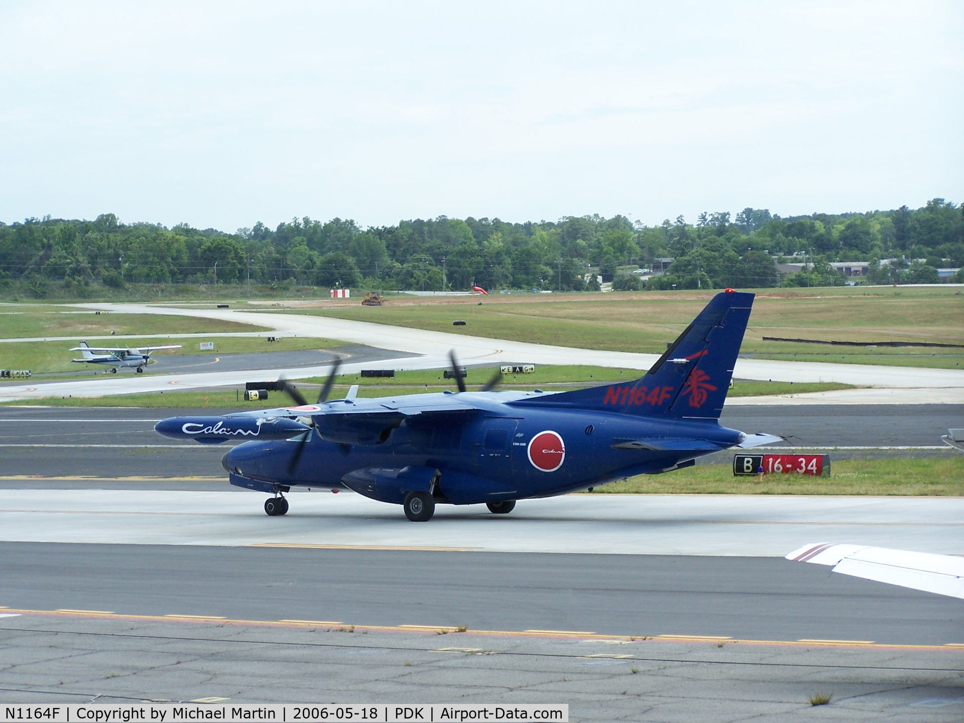 N1164F, Mitsubishi MU-2B-60 Marquise C/N 1562SA, Taxing to Epps Air Service