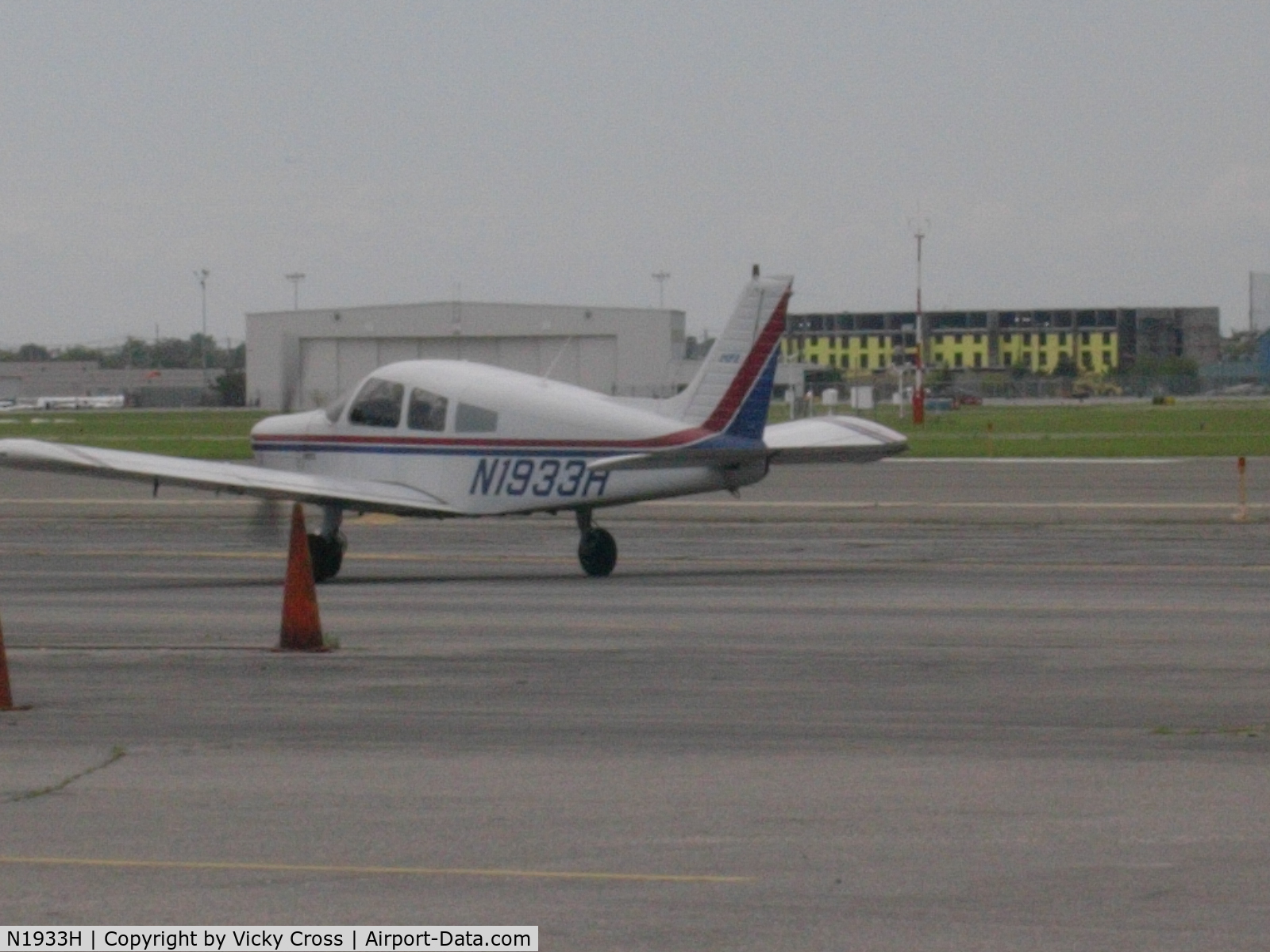 N1933H, 1977 Piper PA-28-140 Cherokee C/N 28-7725170, Me taking off