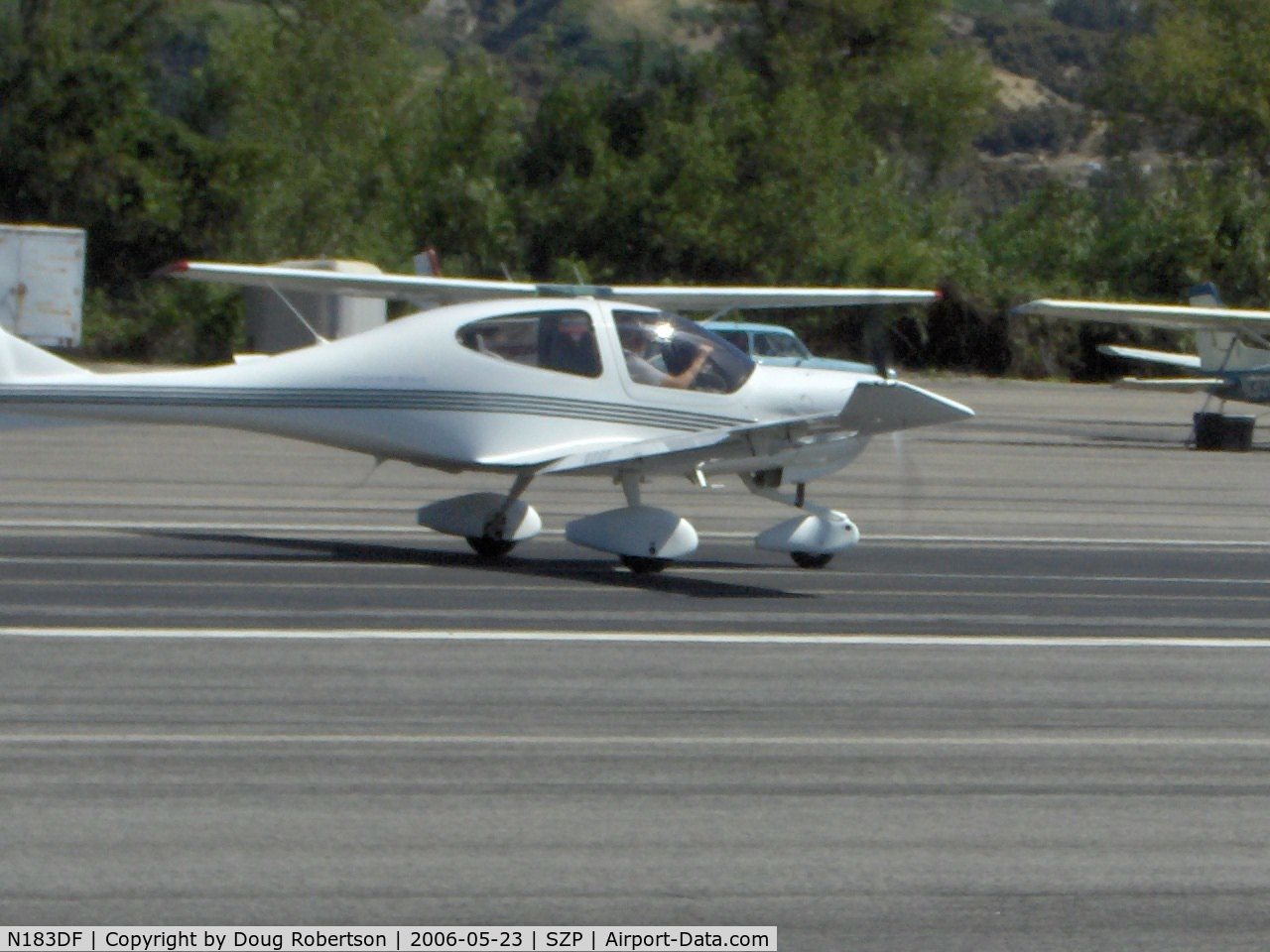 N183DF, 2004 Diamond DA-40 Diamond Star C/N 40.385, 2004 Diamond STAR DA 40, Lycoming IO-360 180 Hp, takeoff roll Runway 22
