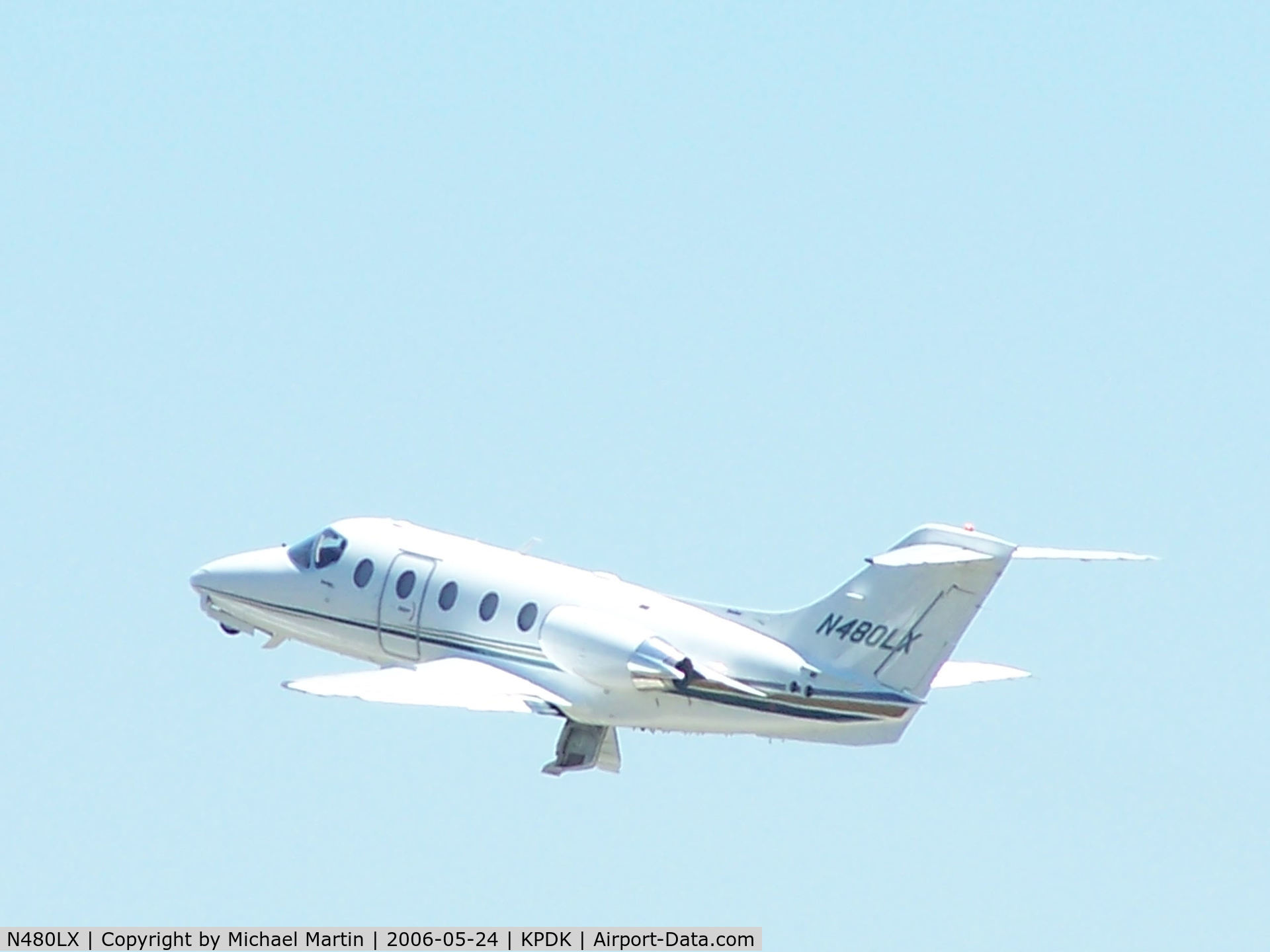 N480LX, Raytheon Aircraft Company 400A C/N RK-398, Departing PDK enroute to KAVL