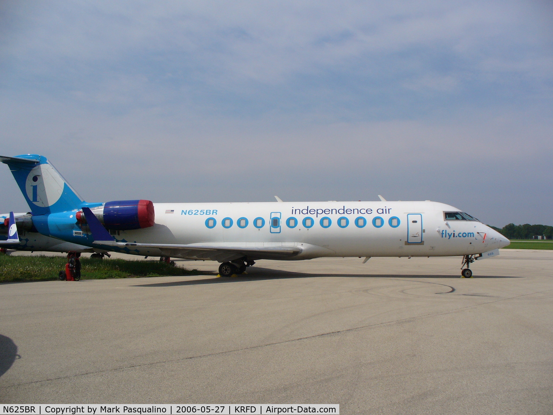 N625BR, 1998 Canadair CRJ-200ER (CL-600-2B19) C/N 7214, CL-600-2B19