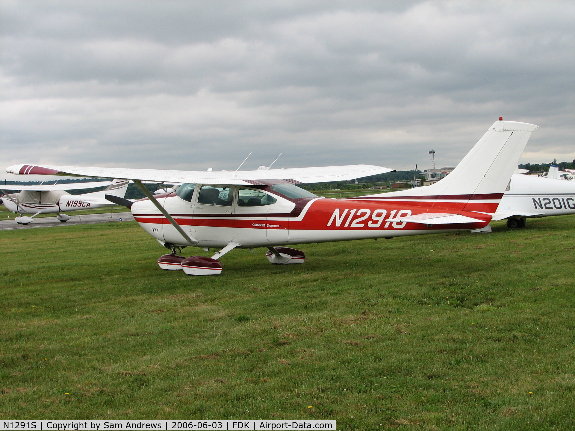 N1291S, 1976 Cessna 182P Skylane C/N 18264858, On the grass at AOPA Fly-in 2006