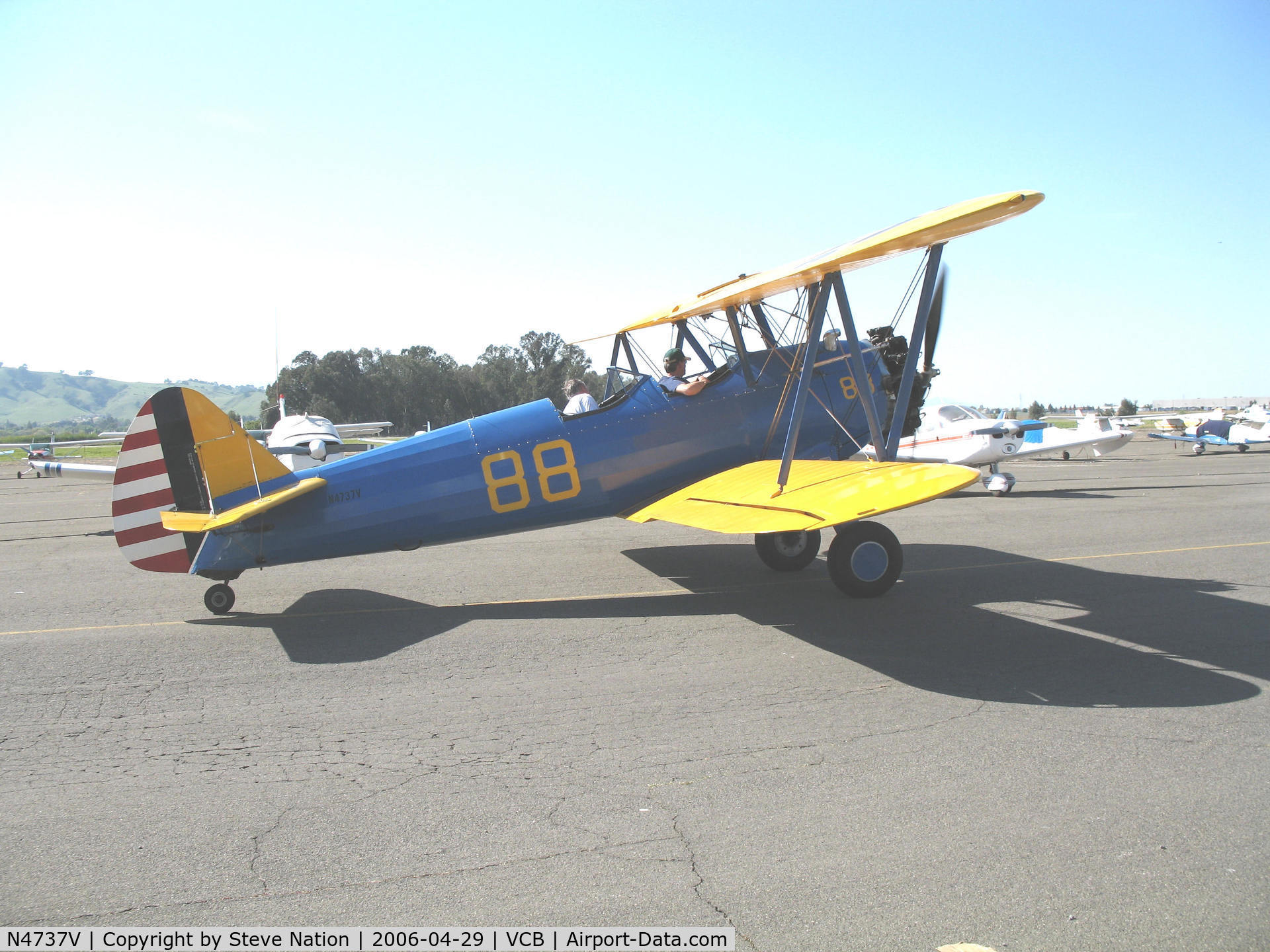 N4737V, 1949 Boeing E75 C/N 75-5593, Boeing NA-75/PT-17 Stearman #88 in USAAC colors @ Nut Tree Airport, Vacaville, CA