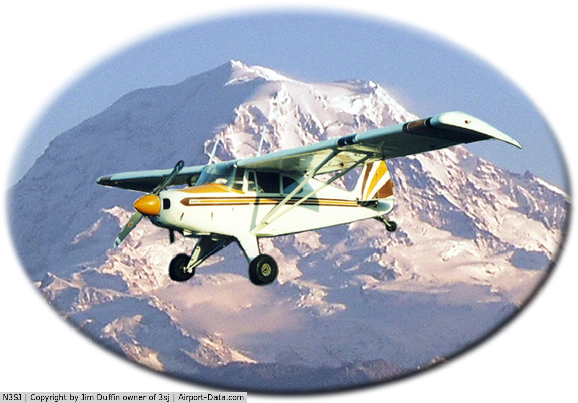 N3SJ, 1952 Piper PA-22-135 Tri-Pacer C/N 22-596, composite photo with Mt. Ranier
