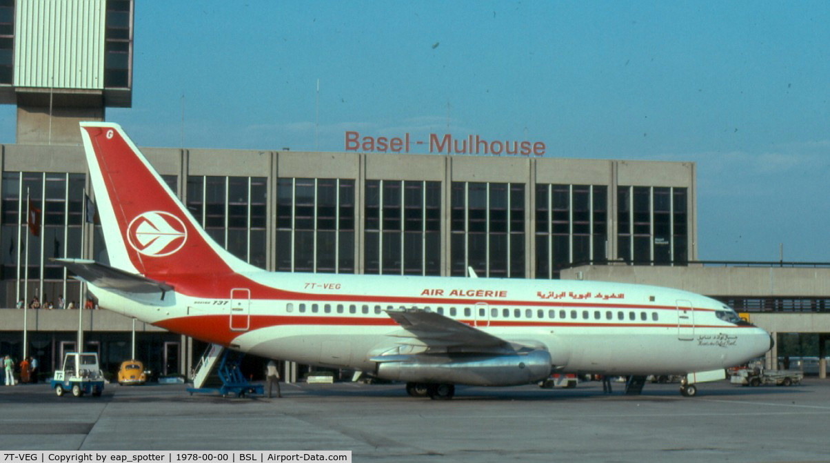 7T-VEG, 1974 Boeing 737-2D6 C/N 20884, parked on apron