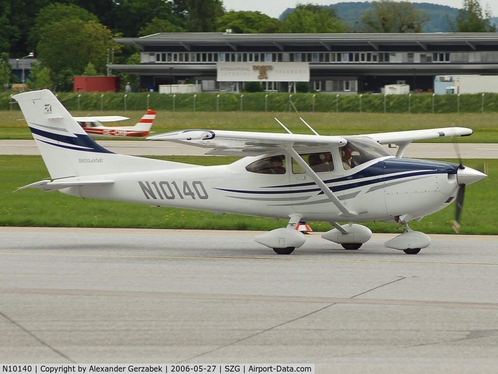N10140, 2005 Cessna 182T Skylane C/N 18281545, Registered to an owner in Texas, photographed in Salzburg, Europe