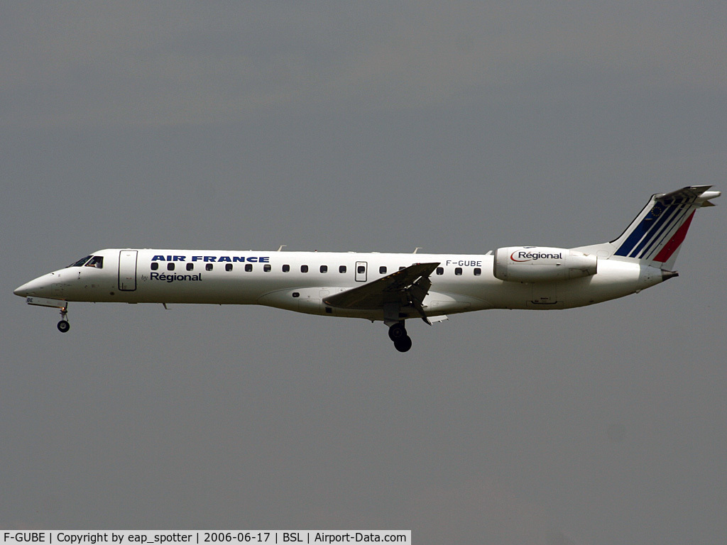 F-GUBE, 2002 Embraer ERJ-145LR (EMB-145LR) C/N 145668, on short final for runway 34