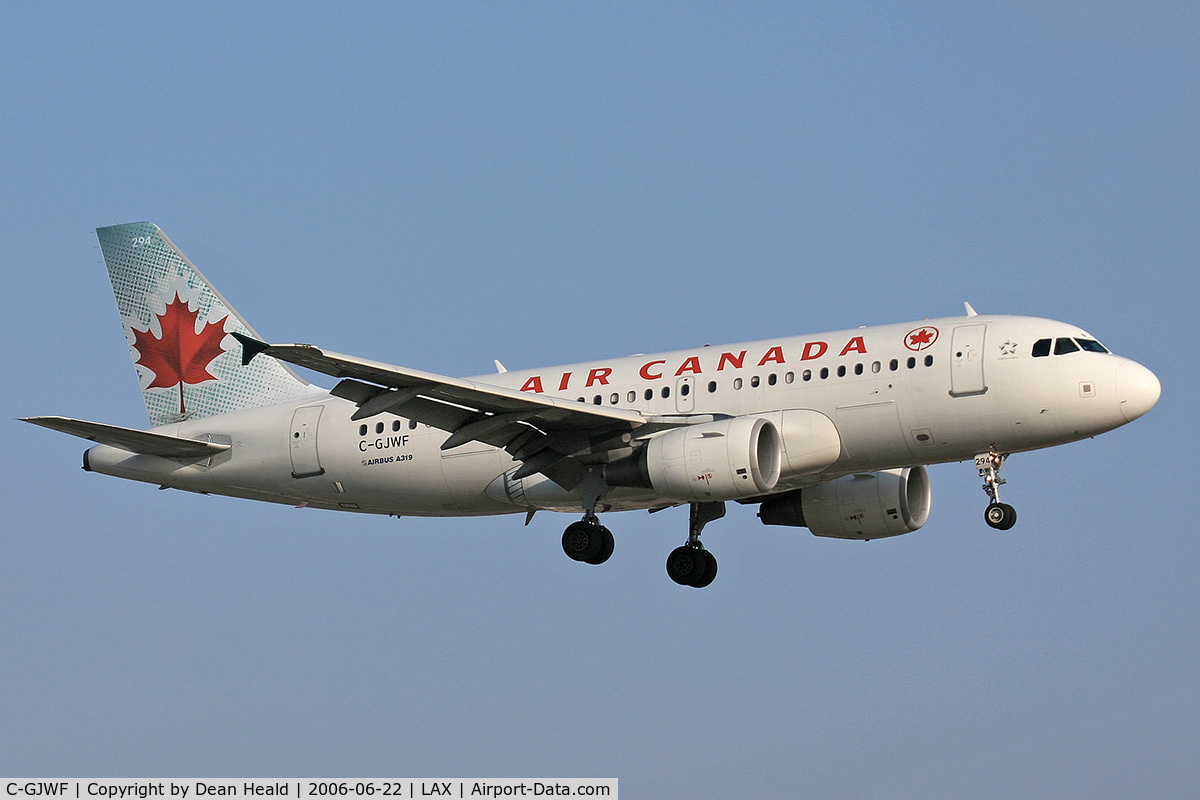 C-GJWF, 2002 Airbus A319-112 C/N 1765, Air Canada C-GJWF (FLT ACA556) from Vancouver Int'l (CYVR) on final approach to RWY 24R.