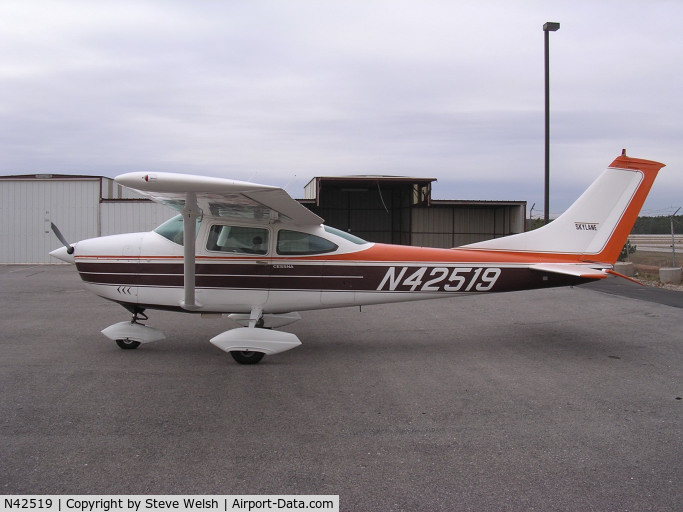 N42519, 1968 Cessna 182L Skylane C/N 18259053, Exterior View