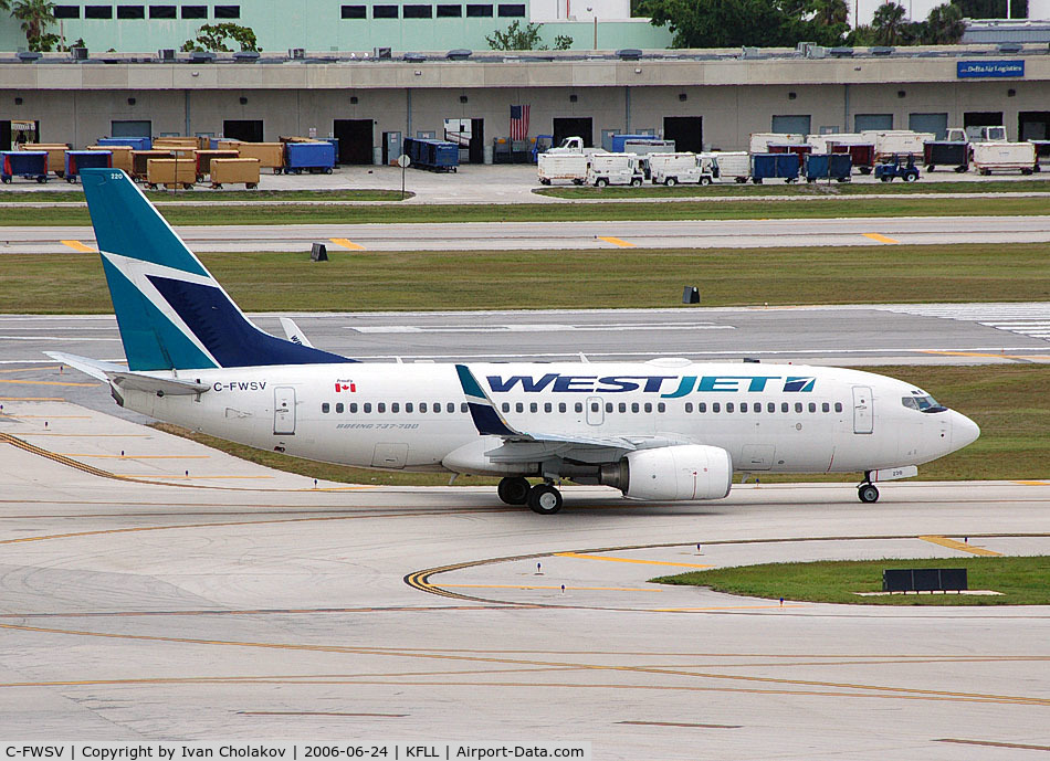 C-FWSV, 2003 Boeing 737-7CT C/N 32760, Taxiing at Ft Lauderdale