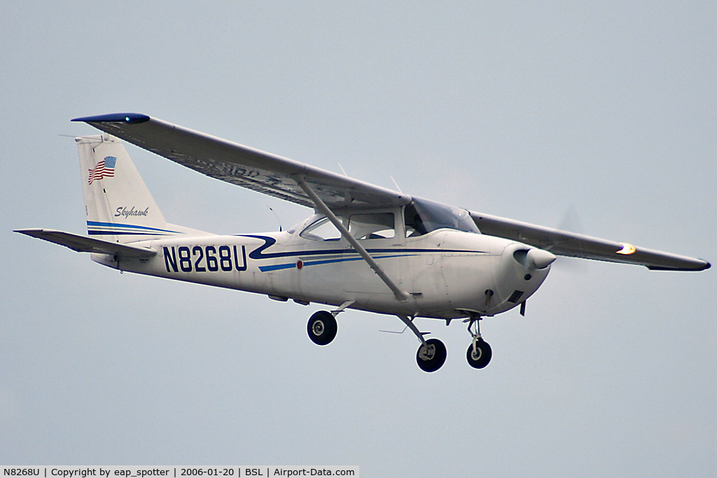 N8268U, 1964 Cessna 172F C/N 17252168, on final for runway 16