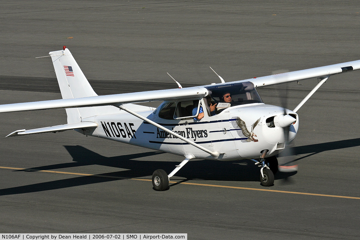 N106AF, 2001 Cessna 172R C/N 17281055, 2001 Cessna 172R N106AF taxiing to RWY 21 at Santa Monica Municipal Airport (KSMO) - Santa Monica, California.