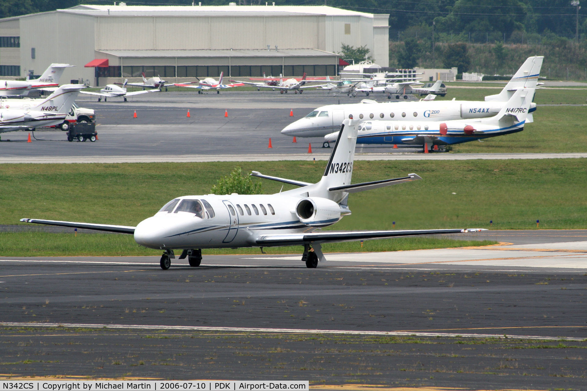 N342CS, 2005 Cessna 550 C/N 550-1101, Taxing to Epps Air Service