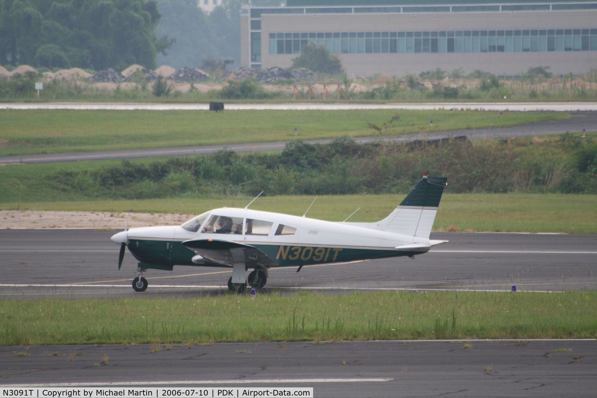 N3091T, 1972 Piper PA-28R-200 C/N 28R-7235312, LANDING 2L