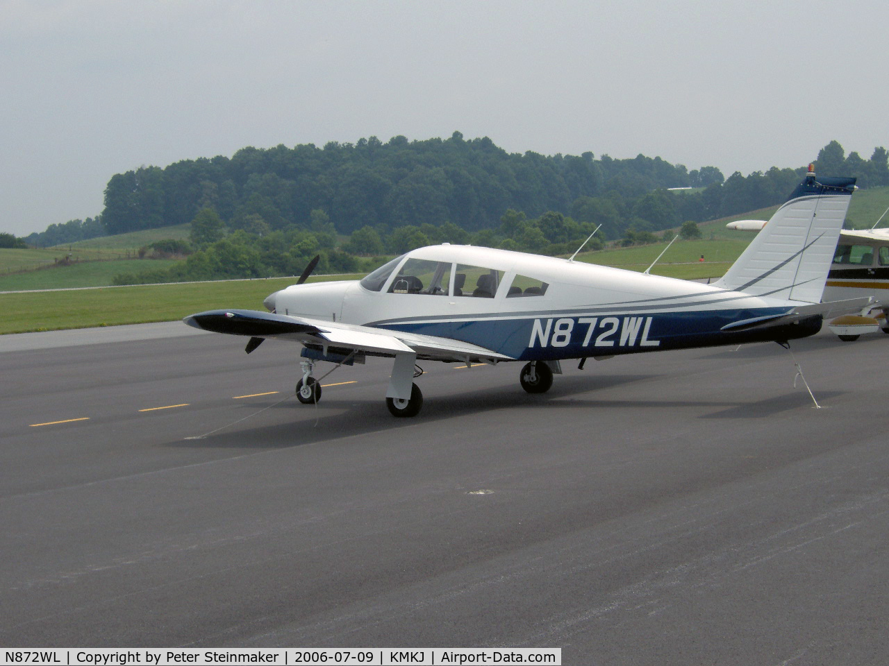 N872WL, 1971 Piper PA-28R-200 C/N 28R-7135123, Parked on the ramp.