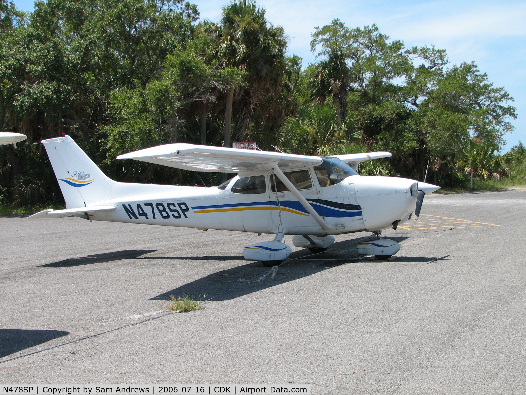 N478SP, 1998 Cessna 172S C/N 172S8023, Just one of the a/c I photo'd at CDK