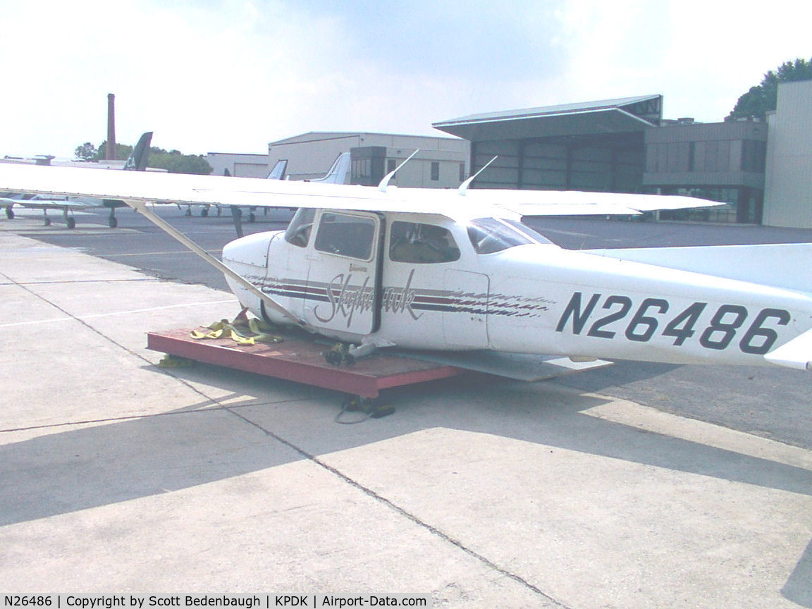N26486, 1998 Cessna 172R C/N 17280538, Ran off runway into fence
