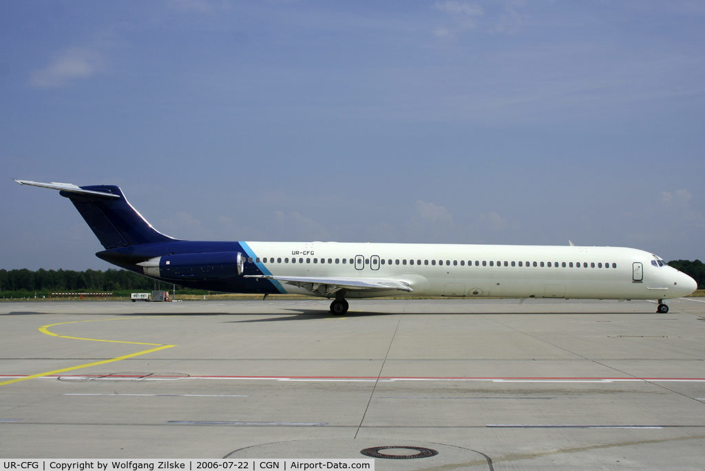 UR-CFG, 1985 McDonnell Douglas MD-82 (DC-9-82) C/N 49370, visitor