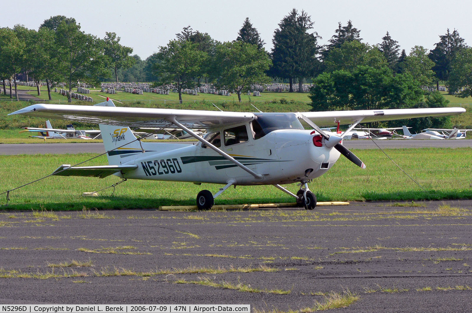 N5296D, Cessna 172S C/N 172S9239, Nice Cessna Hawk; strange backdrop for an airport!