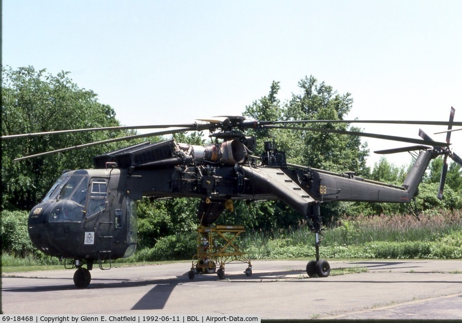 69-18468, 1969 Sikorsky CH-54B Tarhe C/N 64-075, When active with Army as CH-54B at Windsor Locks, CT