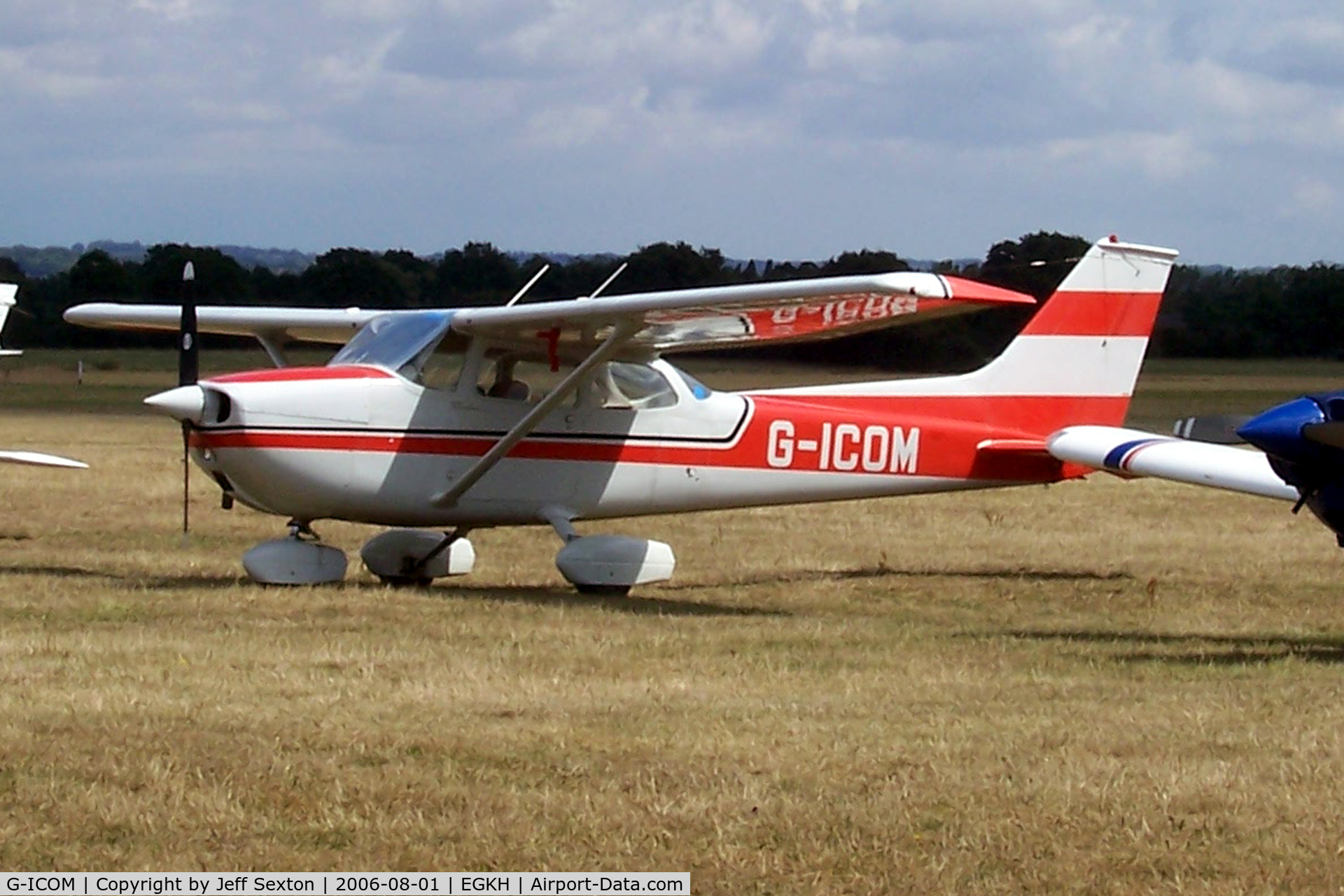 G-ICOM, 1974 Reims F172M Skyhawk Skyhawk C/N 1212, Cessna F172M Skyhawk at Lashenden/Headcorn England
