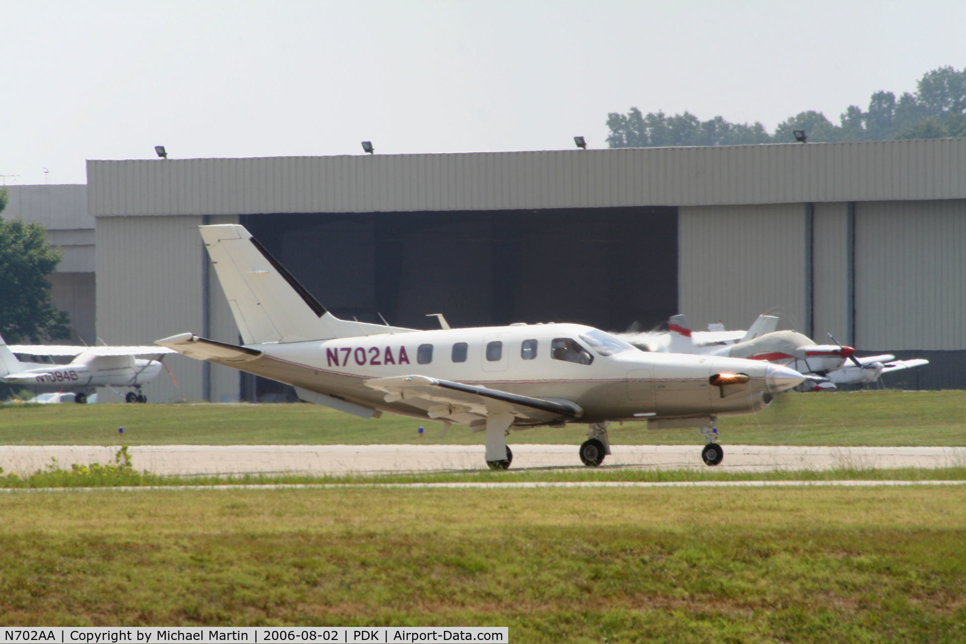 N702AA, 2001 Socata TBM-700 C/N 216, Taxing to Runway 20L