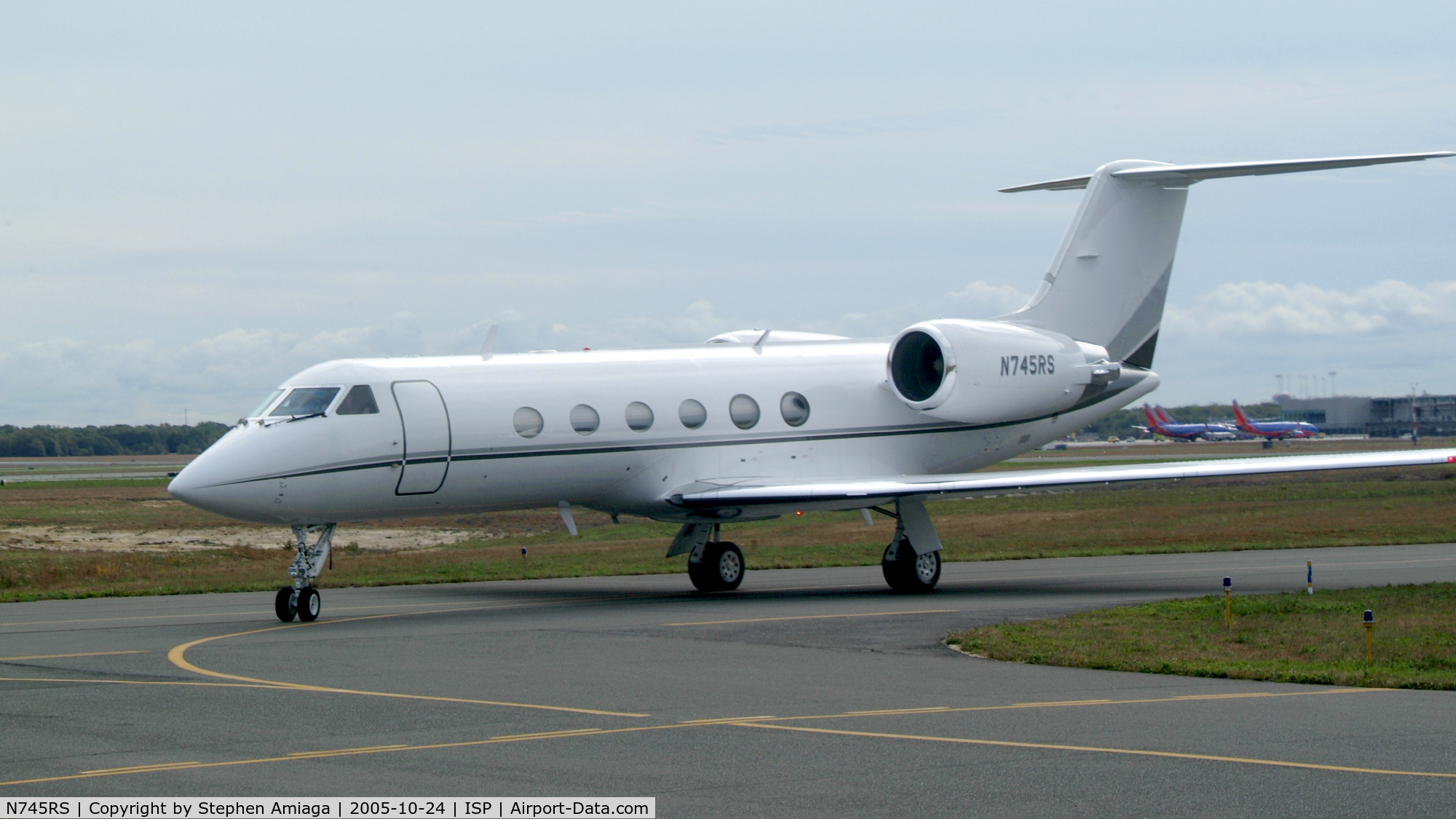 N745RS, 1988 Gulfstream Aerospace G-IV C/N 1063, Do you have that G-IV in front of you?  Remain clear for him...
