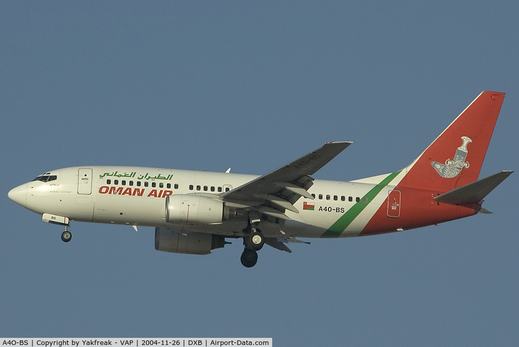 A4O-BS, 2001 Boeing 737-7Q8 C/N 30649, Oman Air Boeing 737-700 landing at DXB